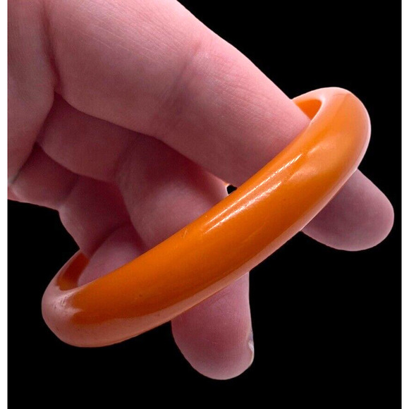 Vintage Bakelite Bangle Bracelet Pumpkin Orange Solid Vibrant Color 3" - Picture 4 of 8